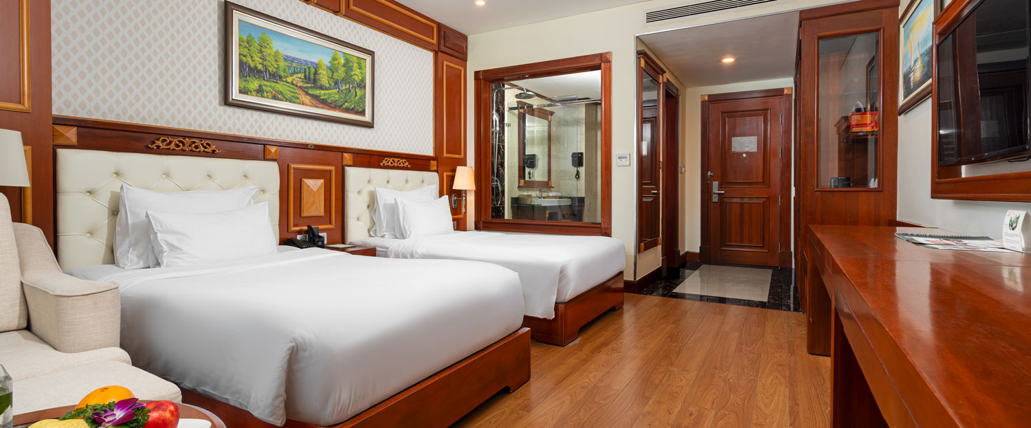 Deluxe Twin Partial Ocean View interior