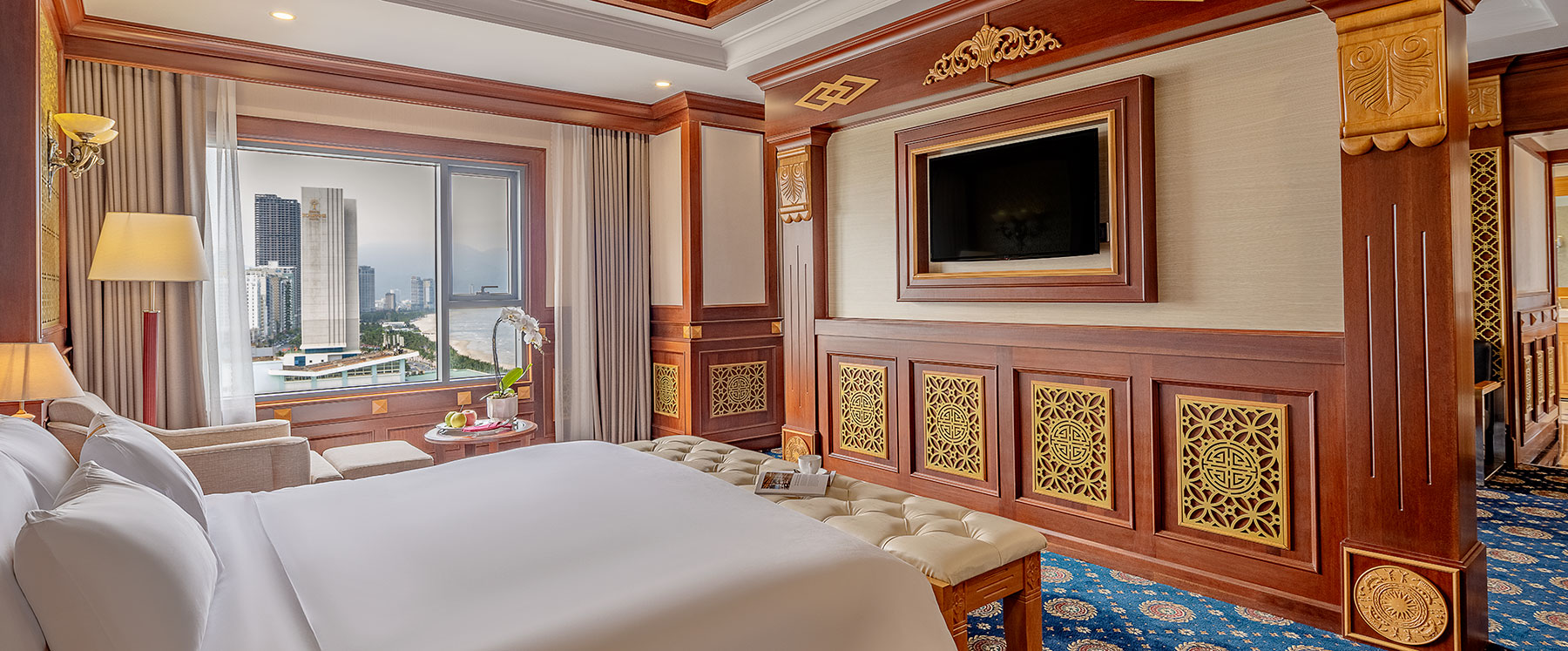Ocean President Suite bedroom